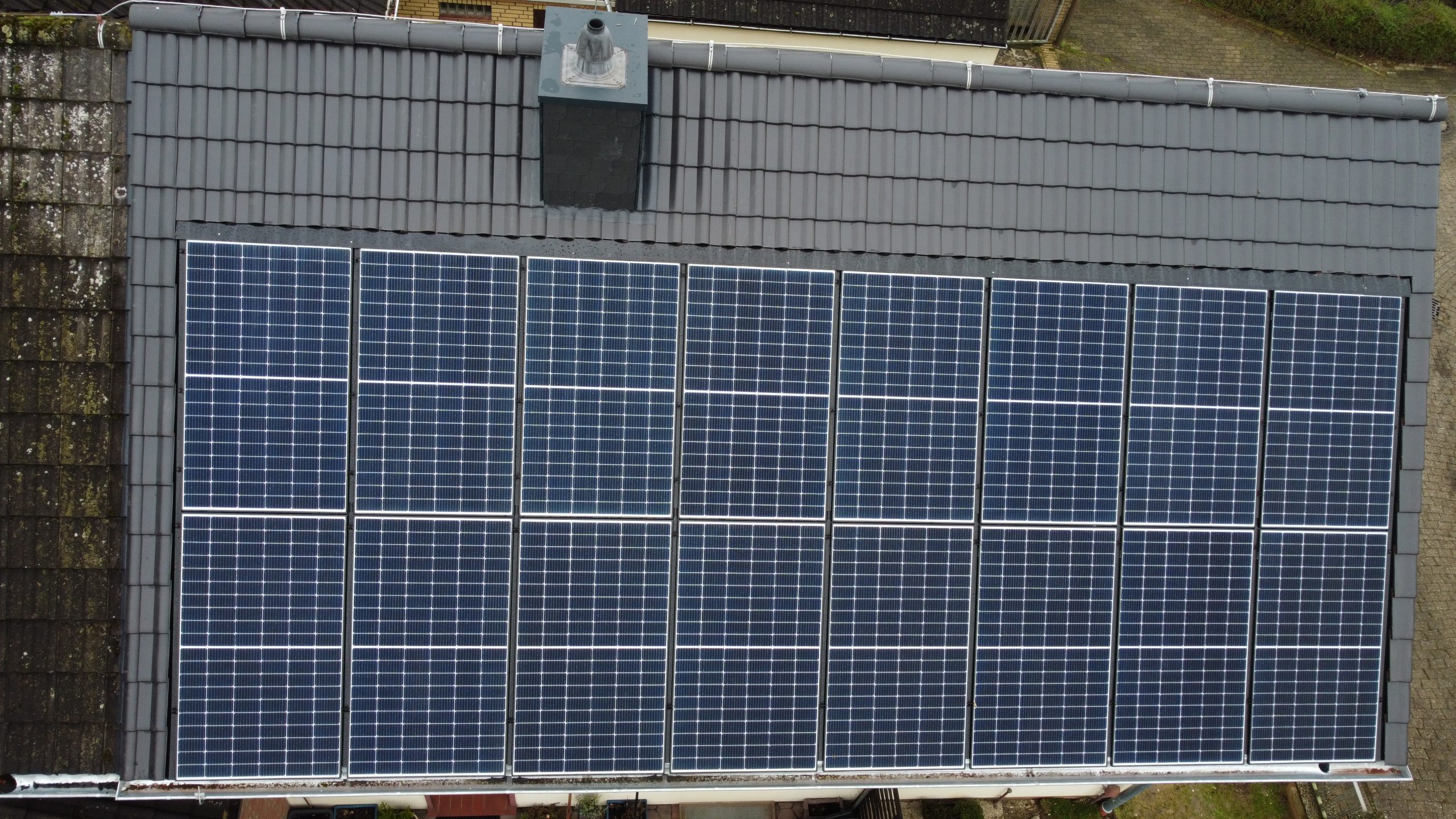 Indachanlage mit Enphase-Technologie